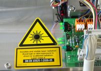 Laser mit elektronischer Steuerung